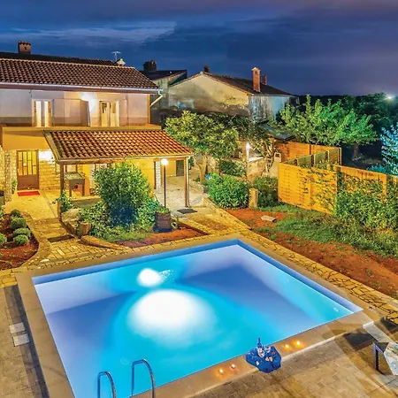 Holiday home Amazing In With Wifi *